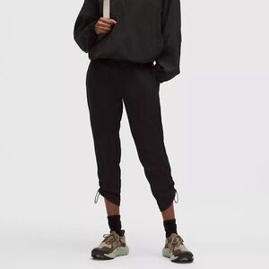 Lululemon Dance Studio Mid-Rise Cropped Pant